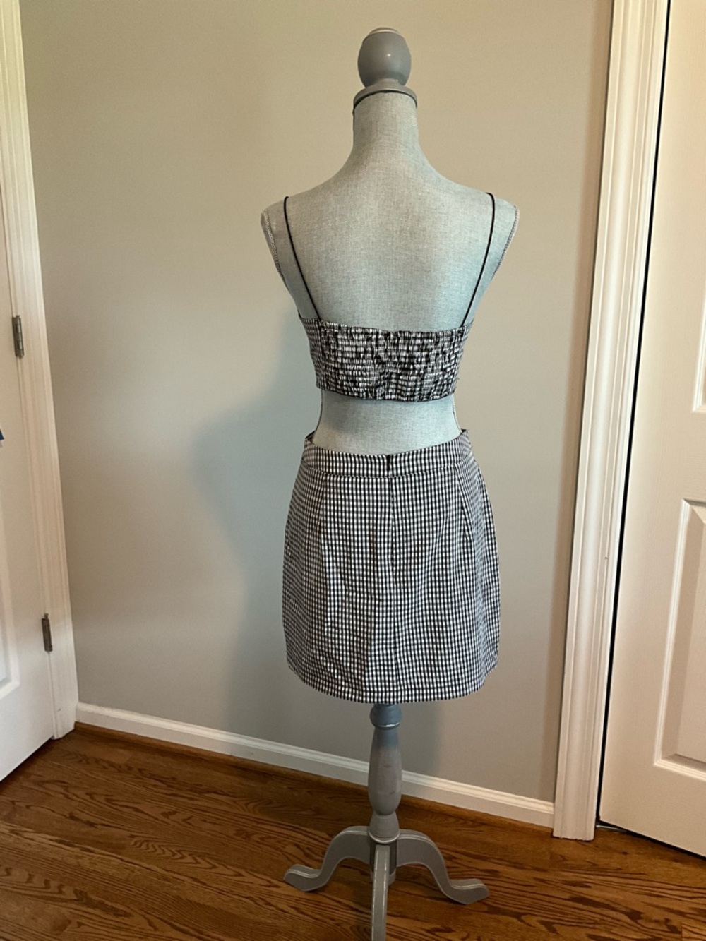 *SET*Showpo Gingham Checkered Black & White two-piece Set Skirt and crop top - Picture 8 of 11